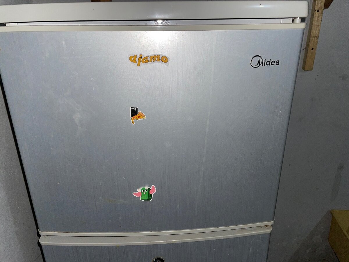 Réfrigérateur Midea Compact