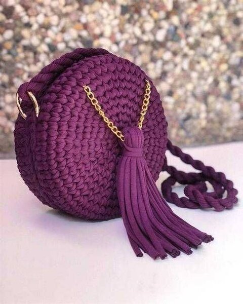 Sac rond tressé avec pompon