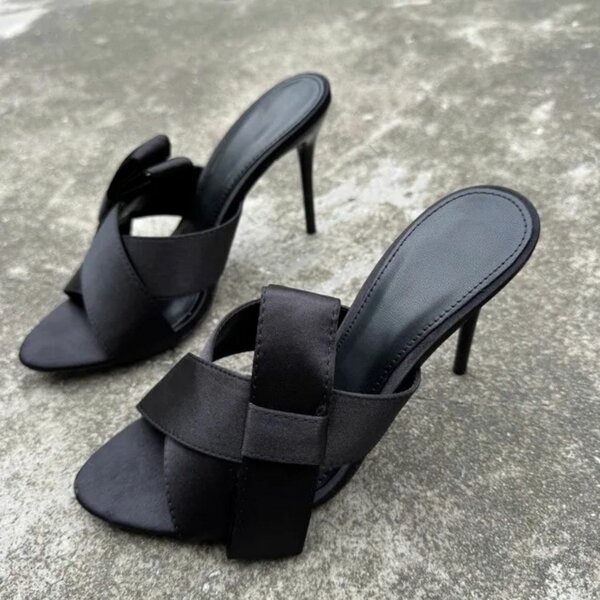Élégantes Sandales à Talons Hauts