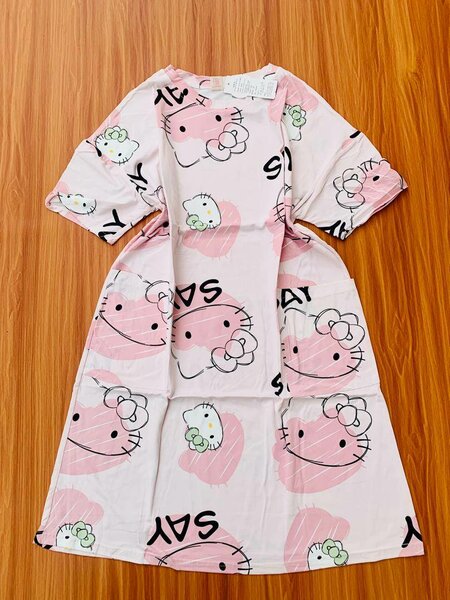 Women's cartoon character with pockets