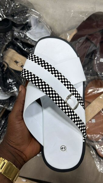 Sandales à brides croisées