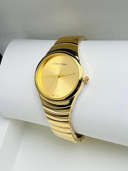 Montre Bracelet Doré Élégante