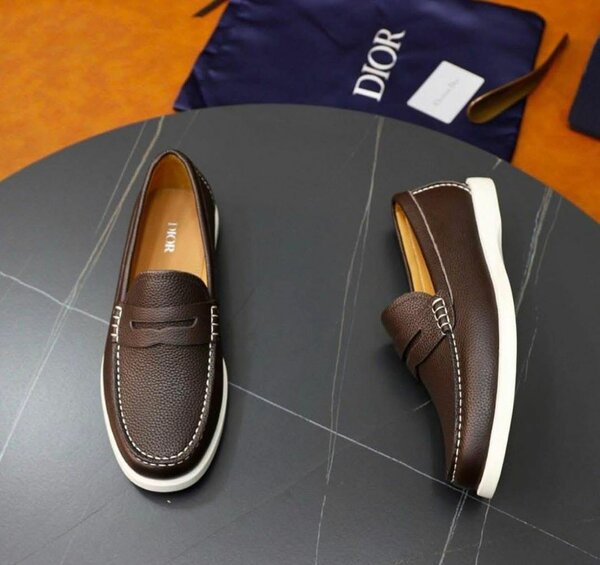 Mocassins en cuir marron Dior