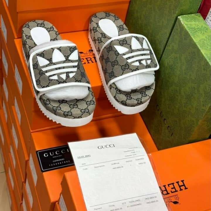 Claquettes élégantes pour l'été