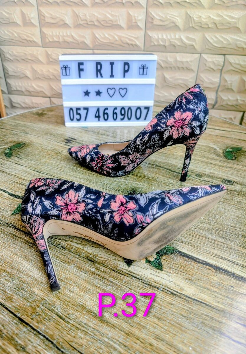 Escarpins à fleurs élégants