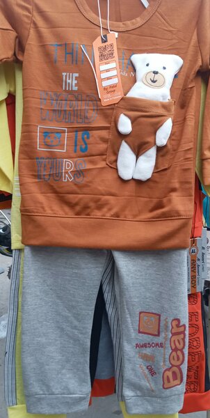 Sweatshirt and pants set