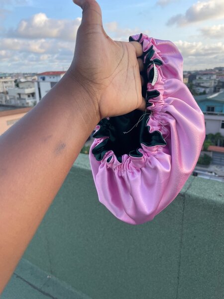 Bonnet en satin double face