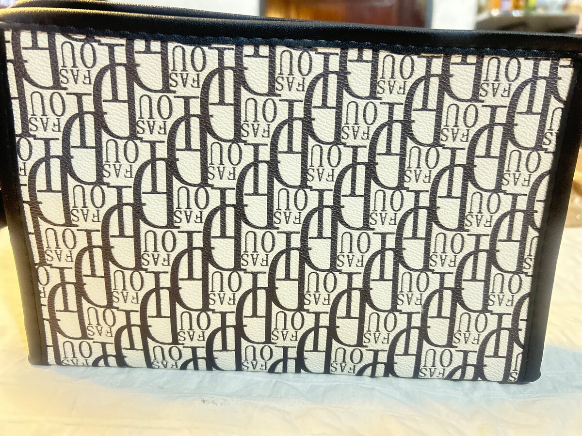 Trousse de maquillage transparente