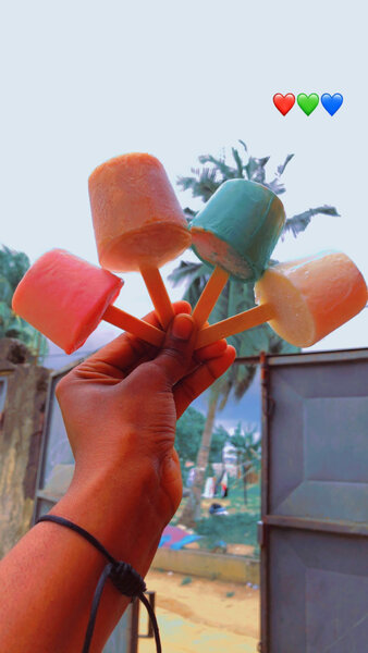 Glaces Colorées et Deguê