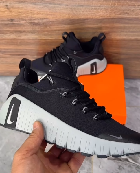 Кроссовки Nike черные