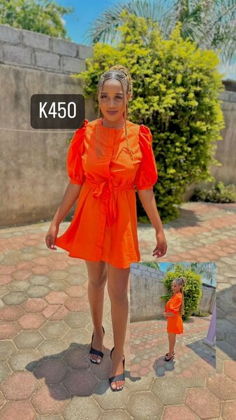 Crew neck short sleeved dresses