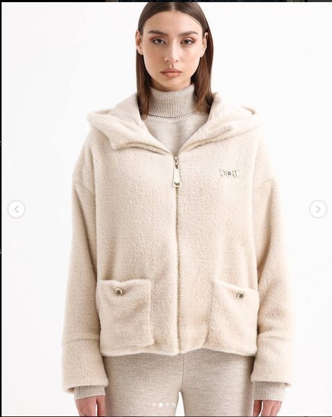 Костюм тройка в бежевых тонах ✨  Эта стильная женская тройка идеально сочетает уют и минимализм.