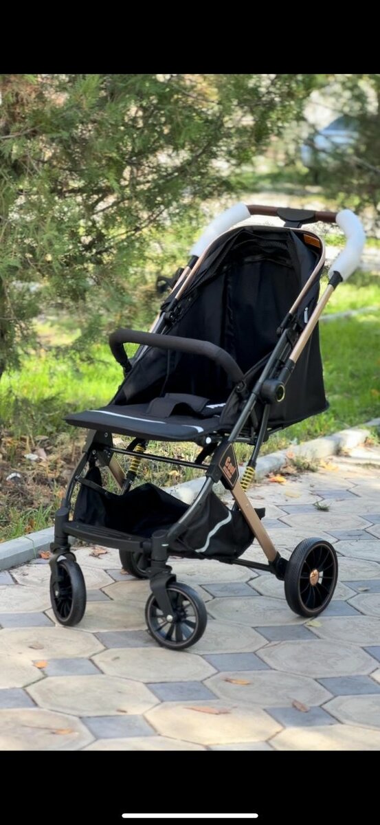 Коляска cool gui  москитная сетка и держатель для бутылок.