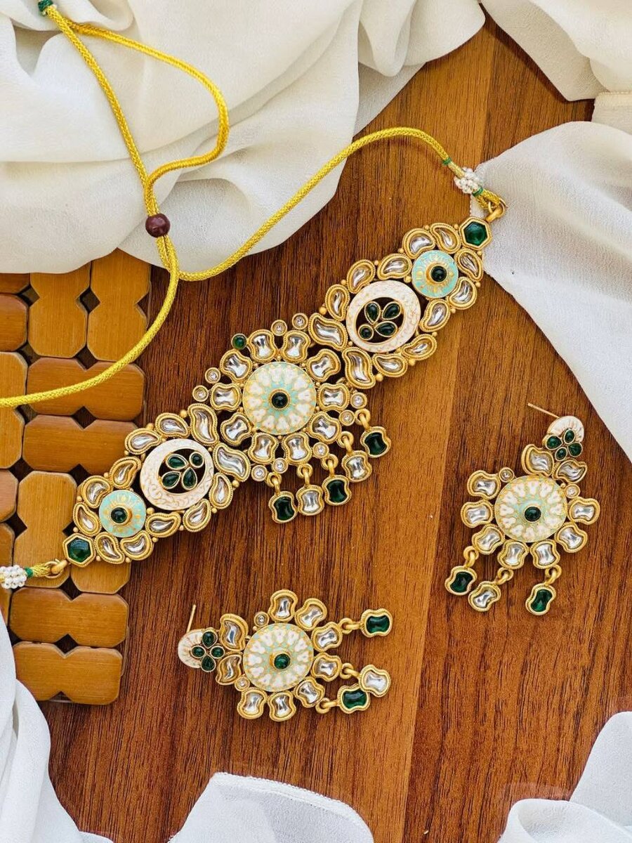 Ladies wedding set Necklace and earrings