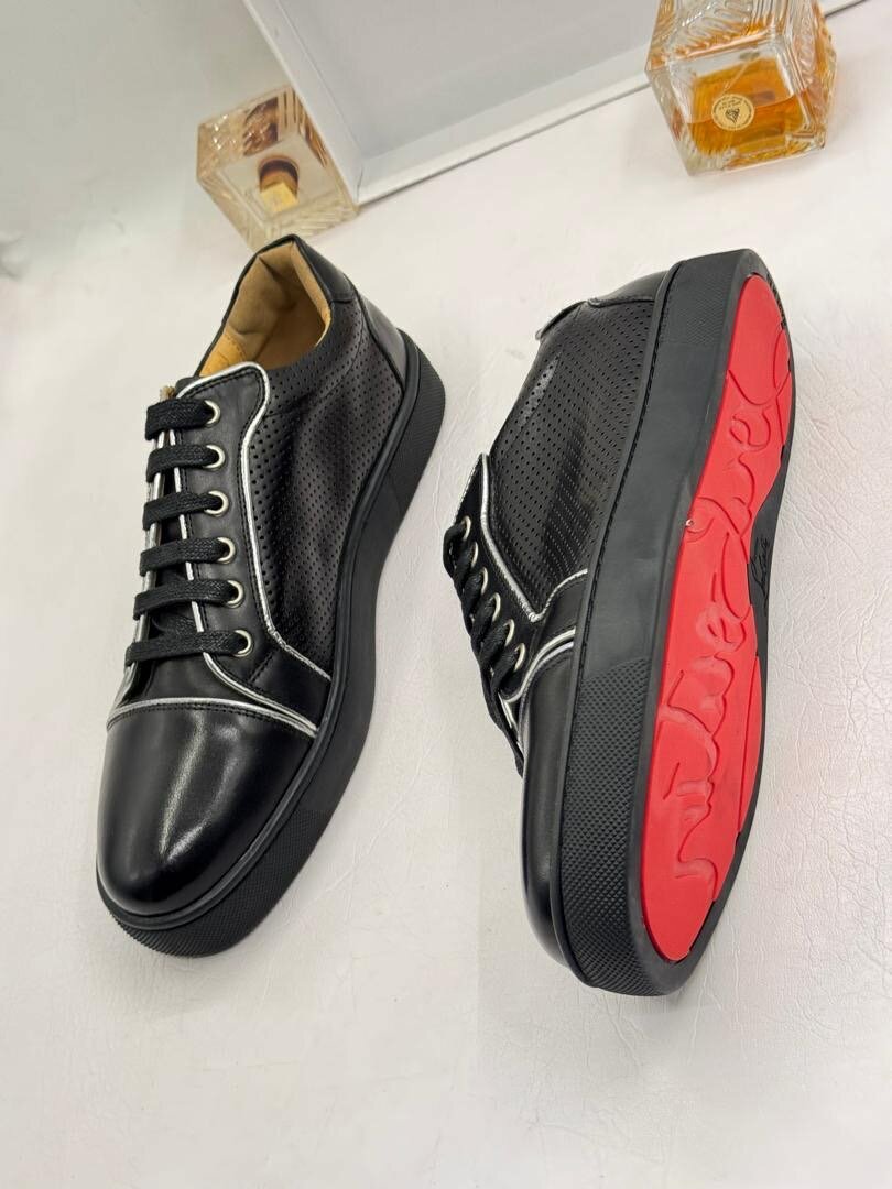 CHRISTIAN LOUBOUTIN SNEAKER