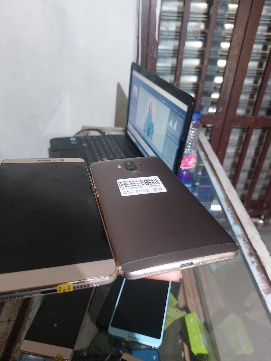 Hauwei mate 9 ,Hauwei mate 8 and Hauwei nova 3