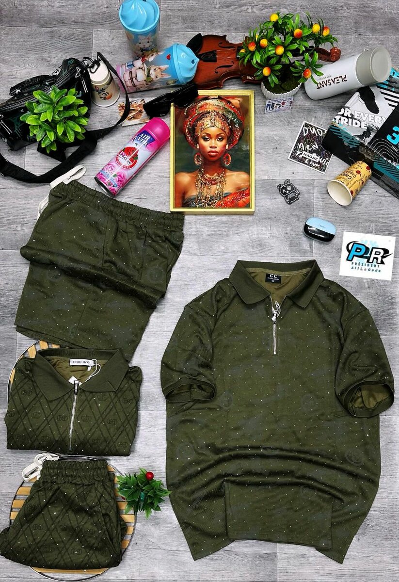 Ensemble de vêtements modernes