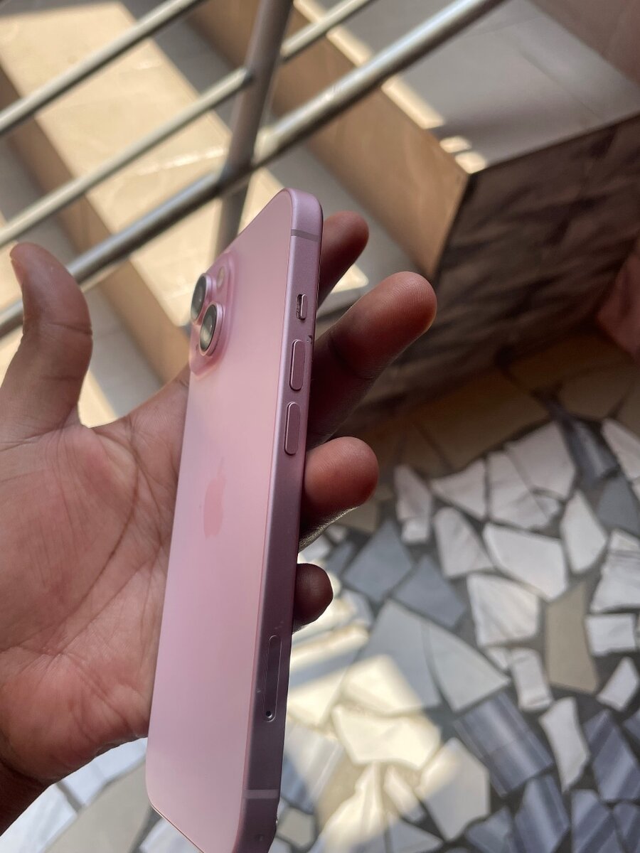 iPhone 15 simple Rose 128giga.