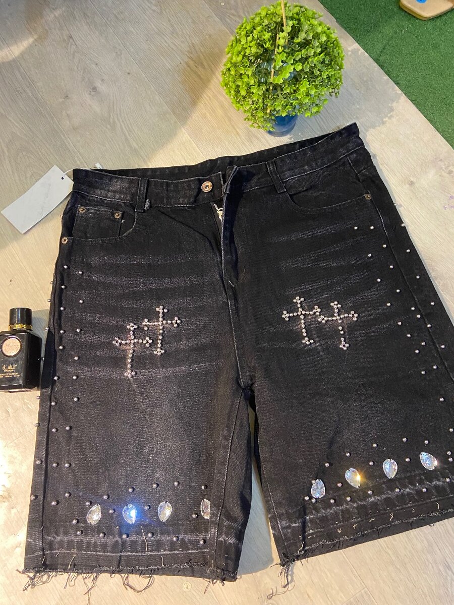 Shorts noirs décorés unisexes