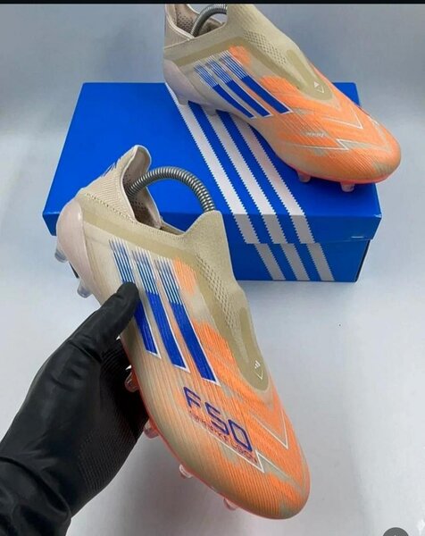 Chaussures de football F50