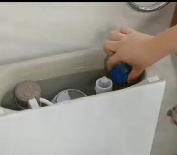 Tablettes nettoyantes WC