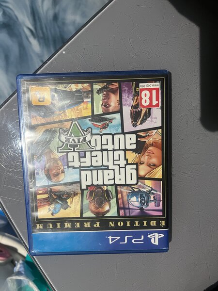 Console Sony PS4 + GTA V