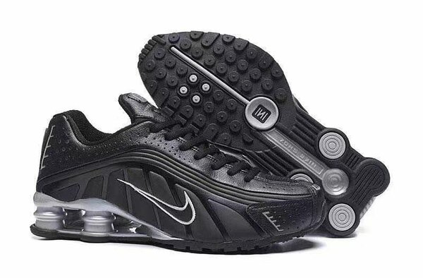 Nike Shox R4