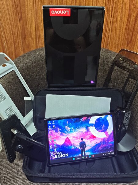 SELLING Lenovo Legion Go AMD
