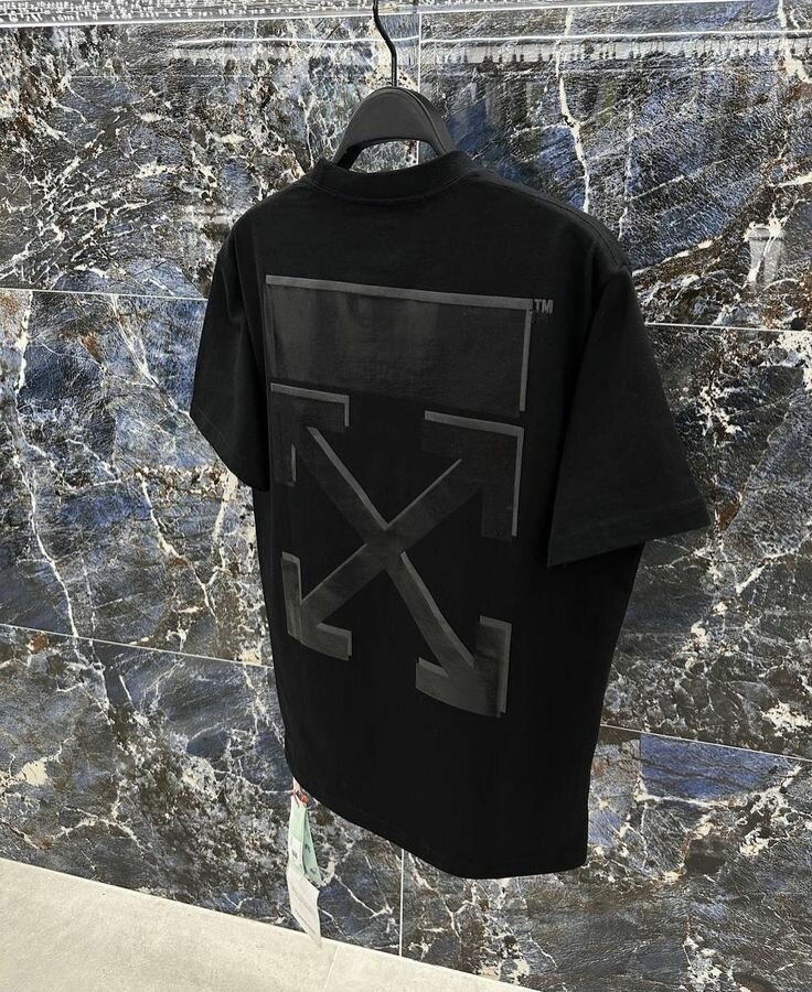 T-shirt noir graphique unisexe