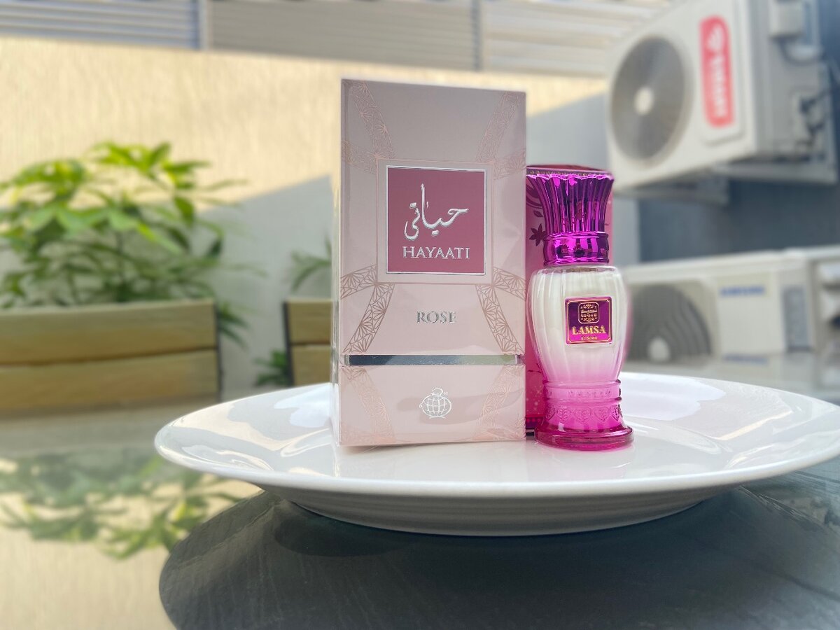 Parfum Hayati Rose et lamza