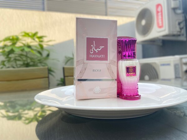 Parfum Hayati Rose et lamza
