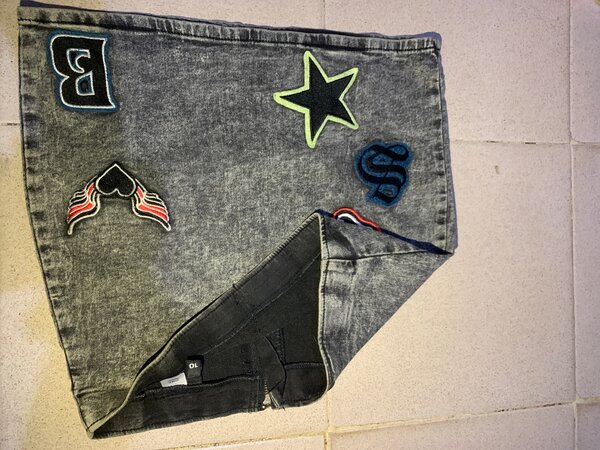 Jupe en jean patchs tendance