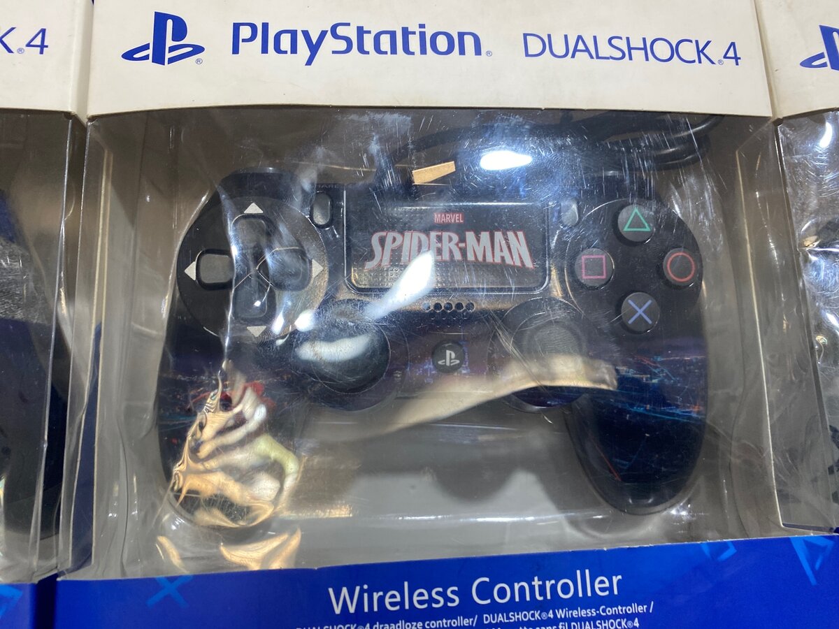PlayStation 4 controller