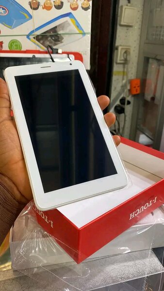 Tablette avec clavier inclus