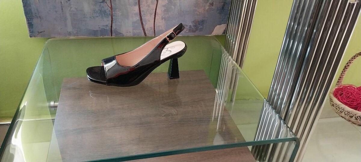 Ladies peep toe sandals