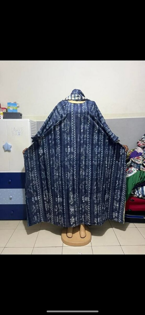 Robe disponible a 9000fr