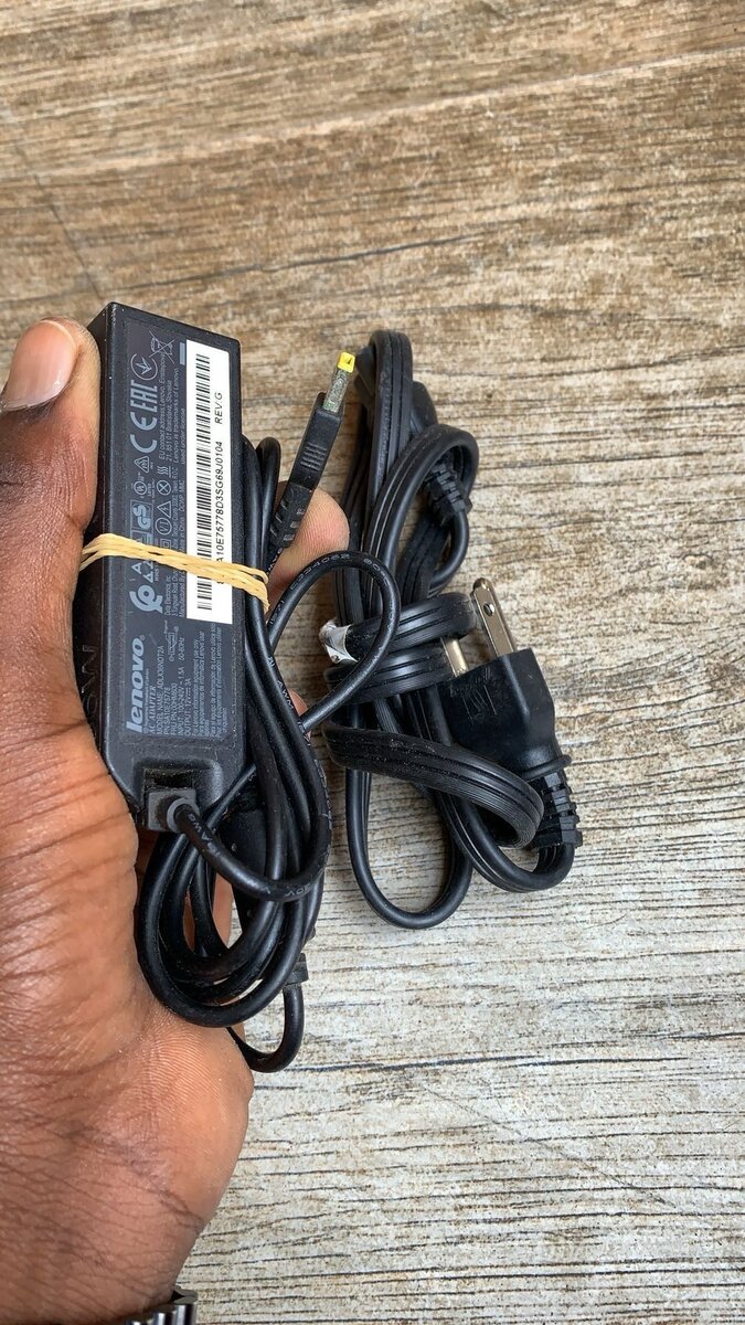 LENOVO THINKPAD TABLET 10 CHARGER.