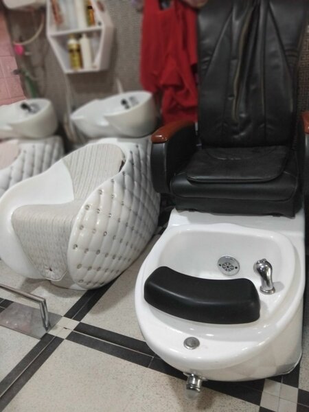 Luxury Salon Equipments