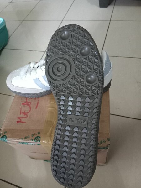 Baskets homme Adidas blanches