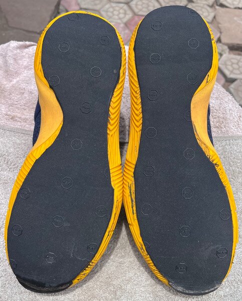 NikeKyrie 2 'Cavs'