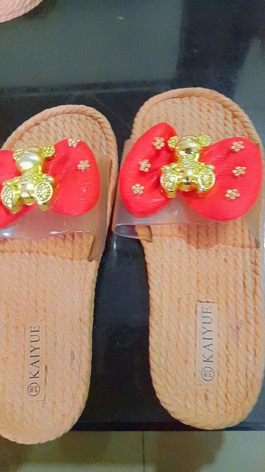 Casual slippers for ladies