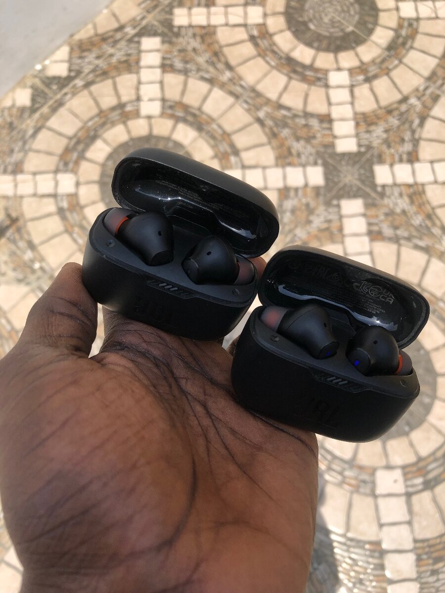 Preowned original JBL tune 230nc earbuds in stock