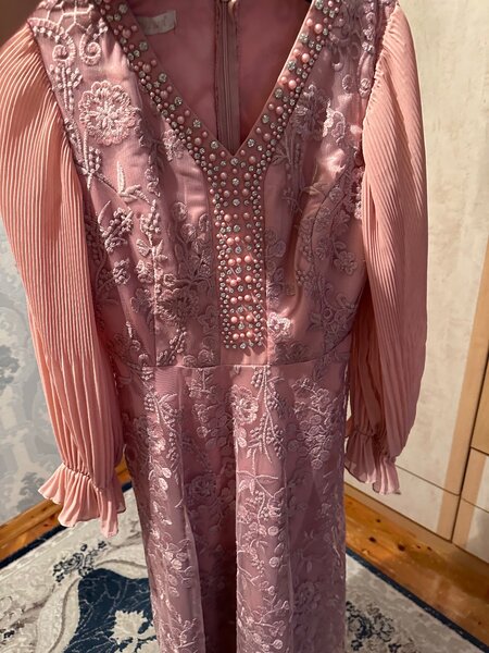 Продаю вечерние платья