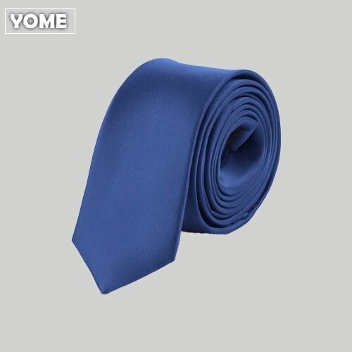 Cravate classique bleue élégante