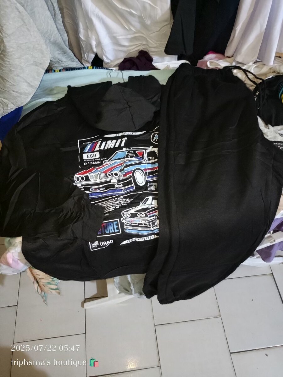 Ensemble jogging noir graphique