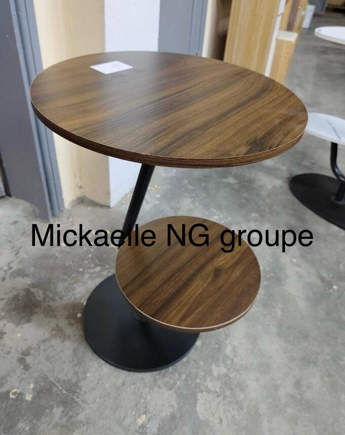 Table d'appoint moderne