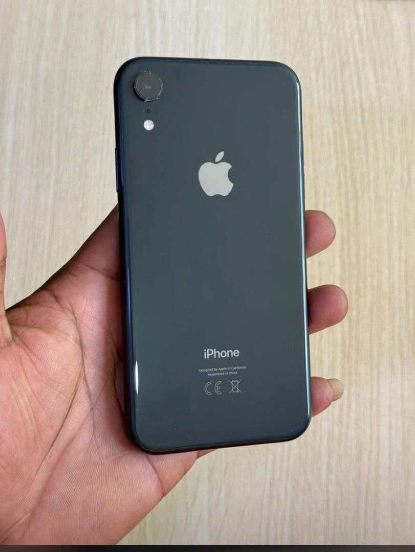 iPhone avec Coques Variées