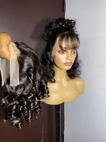 Bouncy wig