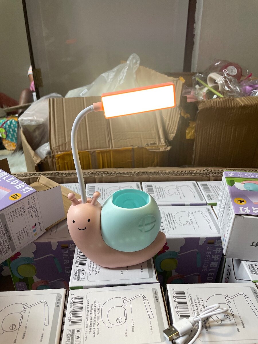 Rechargeable Desk lamp