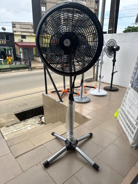 Ventilateur sur pied réglable